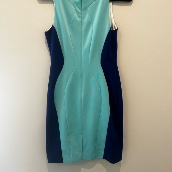 BEBE Color Blocked Bandage MIDI Dress Size M - Picture 3 of 3
